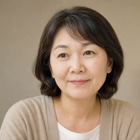 打ち合わせで解体のご相談をされる日本人女性のお客様